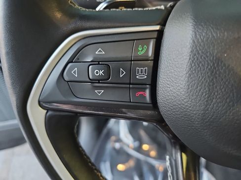 Certified 2022 Jeep Grand Cherokee Altitude image 17