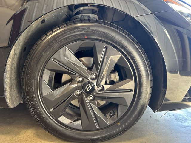 Used 2021 Hyundai Elantra SEL FWD image 16