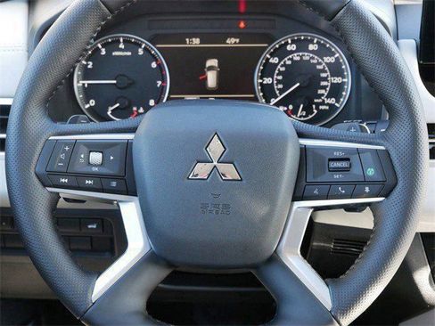 New 2026 Mitsubishi Outlander SE AWD/4WD image 8