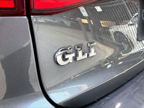 Used 2016 Volkswagen Jetta GLI SE image 9