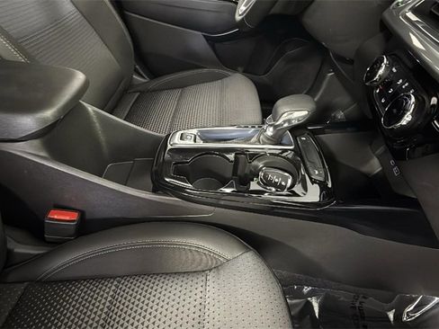 Certified 2024 Chevrolet Trax LT w/ LT Convenience Package image 33