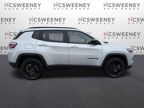 New 2026 Jeep Compass Latitude image 6