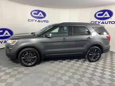 Used 2019 Ford Explorer XLT w/ Equipment Group 202A AWD/4WD image 6