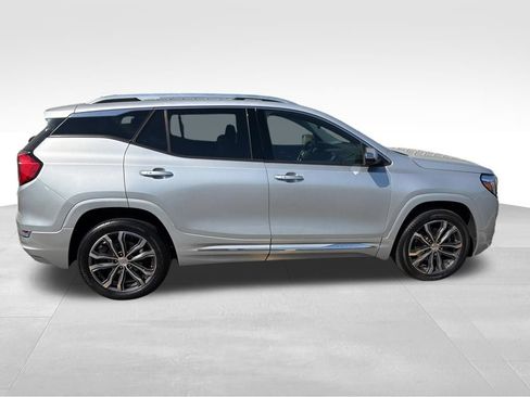 Used 2019 GMC Terrain Denali w/ Driver Alert Package II AWD/4WD image 9