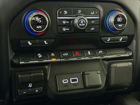 Used 2019 Chevrolet Silverado 1500 RST image 13