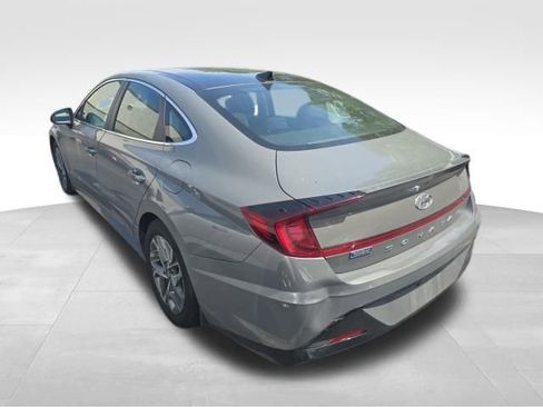 Used 2022 Hyundai Sonata SEL w/ Convenience Package FWD image 3