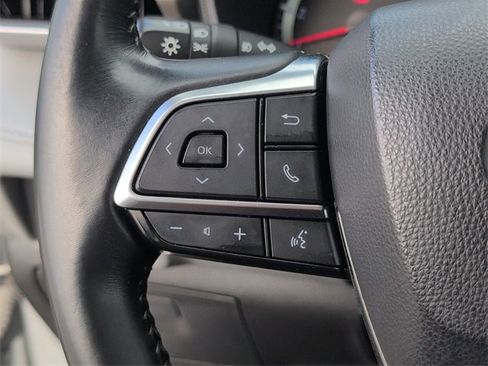 Used 2021 Toyota Highlander LE image 21