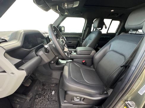 Used 2024 Land Rover Defender 130 X-Dynamic SE AWD/4WD image 10