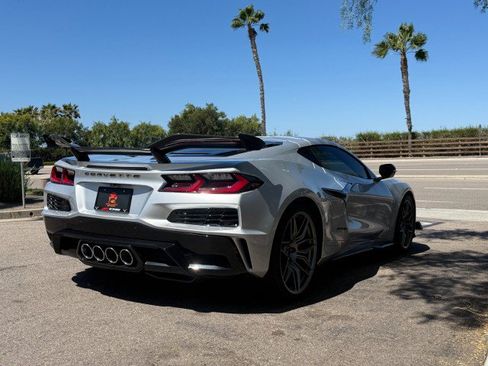 Used 2026 Chevrolet Corvette Z06 RWD image 5