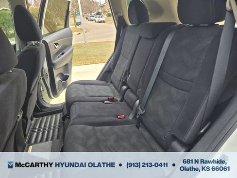 Used 2015 Nissan Rogue SV w/ SV Premium Package image 4