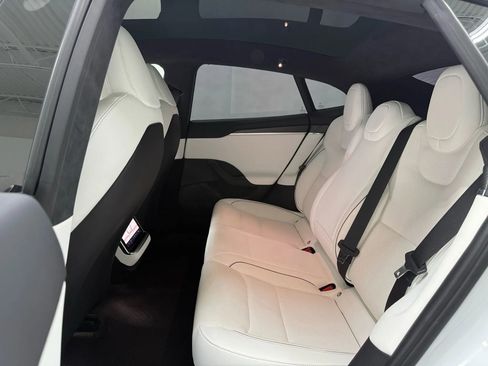 Used 2022 Tesla Model S Plaid image 13