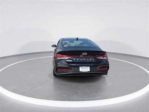 New 2025 Hyundai Elantra Sport image 7