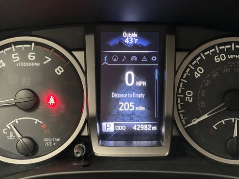 Used 2019 Toyota Tacoma SR5 image 24