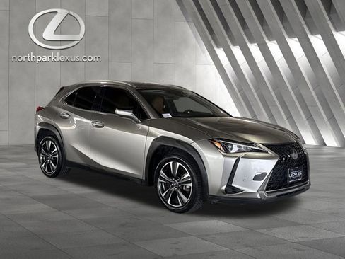Used 2020 Lexus UX 200 w/ Premium Package image 5