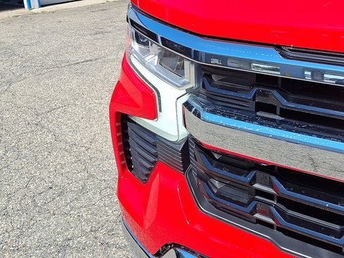 Certified 2024 Chevrolet Silverado 1500 LT AWD/4WD image 28