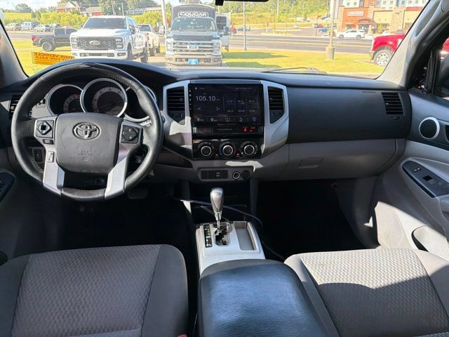 Used 2015 Toyota Tacoma PreRunner w/ SR5 Package RWD image 4