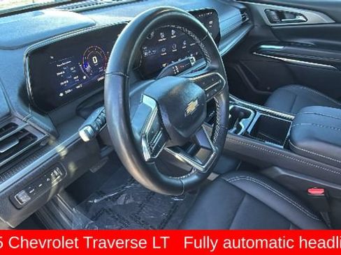 Used 2025 Chevrolet Traverse LT AWD/4WD image 10