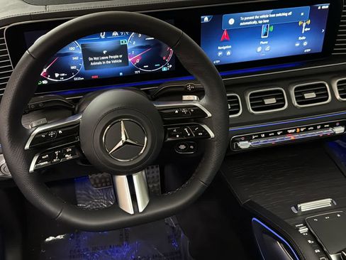 New 2025 Mercedes-Benz GLS 450 4MATIC image 26