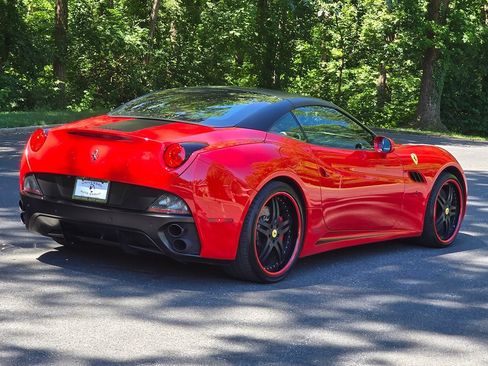 Used 2009 Ferrari California RWD image 13