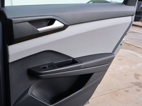 Certified 2023 Volkswagen Taos S image 17