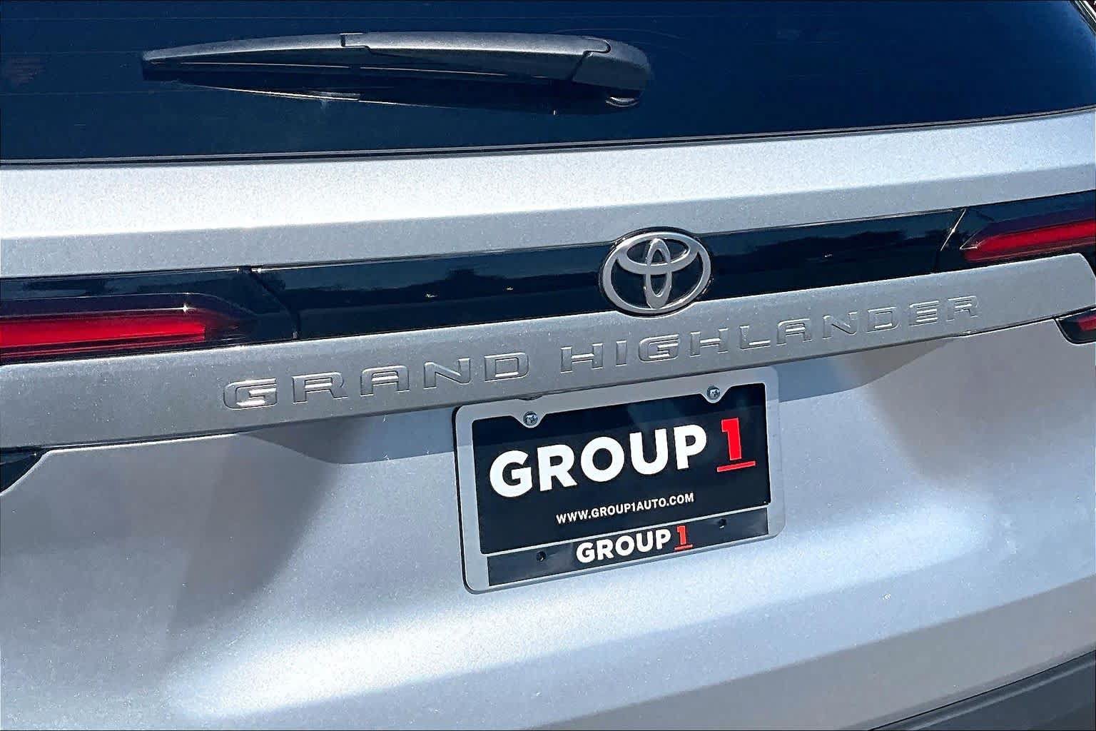 Used 2025 Toyota Grand Highlander AWD image 30