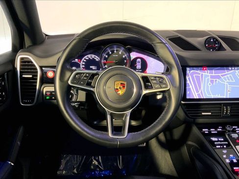 Used 2021 Porsche Cayenne S image 15