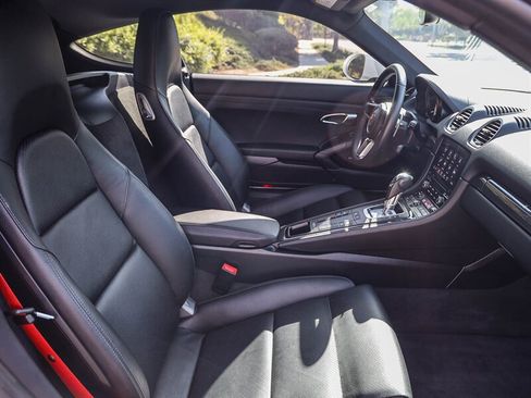 Used 2018 Porsche 718 Cayman S RWD image 16