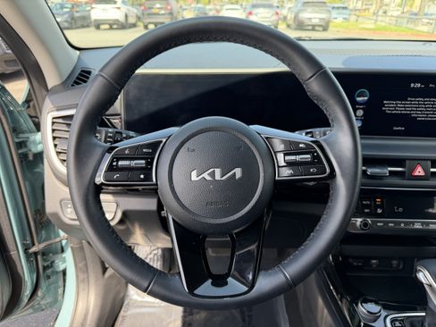 Certified 2024 Kia Seltos S FWD image 17
