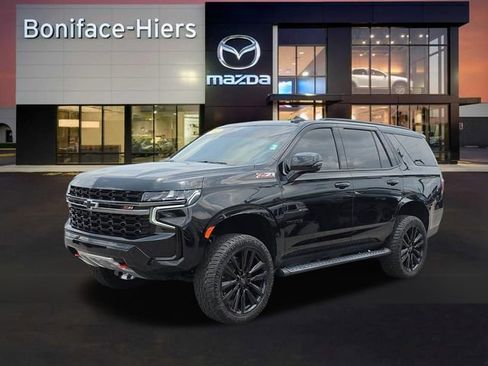 Used 2022 Chevrolet Tahoe Z71 w/ Luxury Package AWD/4WD image 2