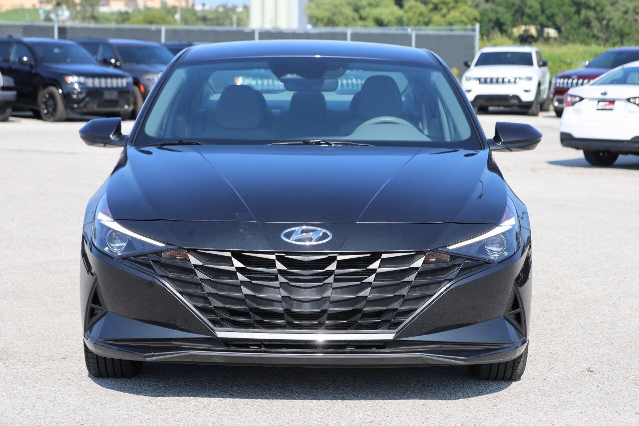 Used 2022 Hyundai Elantra SEL FWD image 5