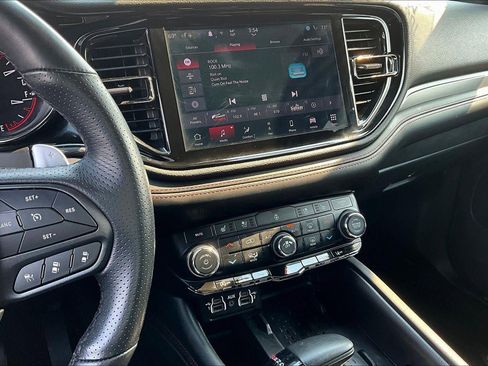 Used 2025 Dodge Durango GT AWD/4WD image 6