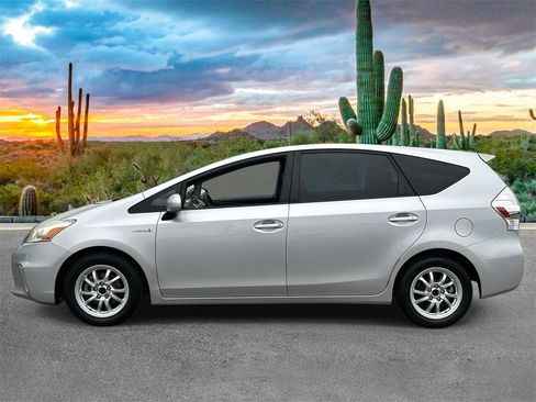 Used 2012 Toyota Prius V Three image 6