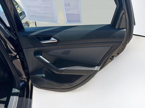 Used 2025 Volkswagen Jetta SE FWD image 29