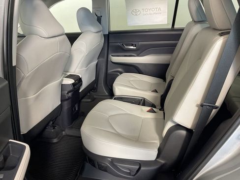 New 2026 Toyota Grand Highlander XLE image 18