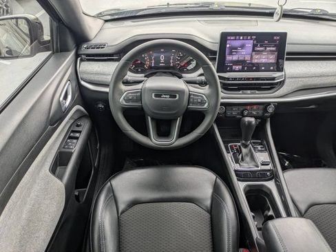 Used 2023 Jeep Compass Latitude w/ Sun and Sound Group AWD/4WD image 17