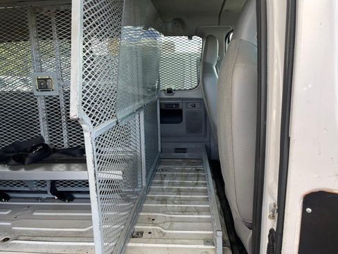 Used 2009 Ford E-350 and Econoline 350 XL RWD image 11