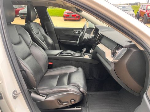 Used 2021 Volvo XC60 T5 Inscription w/ Advanced Package AWD/4WD image 24