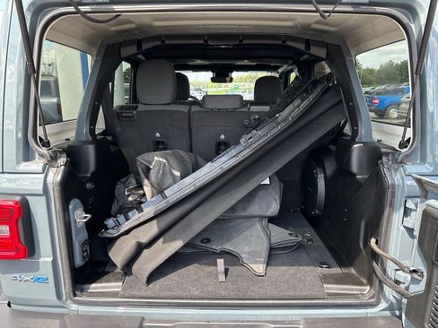 Used 2024 Jeep Wrangler Unlimited Sahara w/ Technology Group AWD/4WD image 48