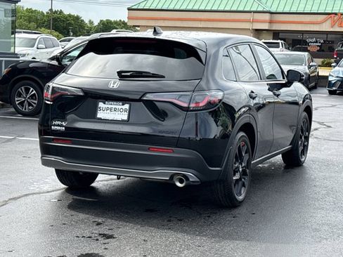 Used 2025 Honda HR-V Sport image 3