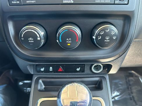 Used 2017 Jeep Patriot High Altitude AWD/4WD image 13