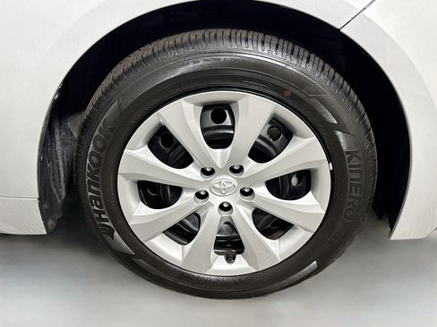 Used 2026 Toyota Corolla LE image 31