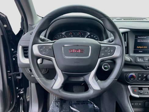 Used 2024 GMC Terrain SLE w/ Driver Convenience Package FWD image 11