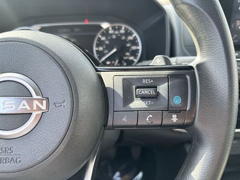 Used 2023 Nissan Rogue SV image 30