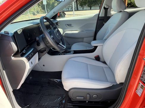 Certified 2025 Hyundai Kona SEL image 10