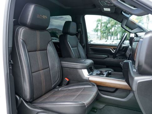 Used 2024 Chevrolet Silverado 2500 High Country w/ High Country Premium Package image 42