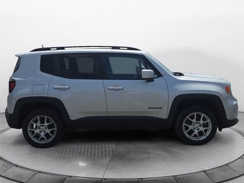 Used 2019 Jeep Renegade Latitude AWD/4WD image 6