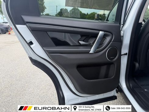 Used 2020 Land Rover Discovery Sport SE AWD/4WD image 11