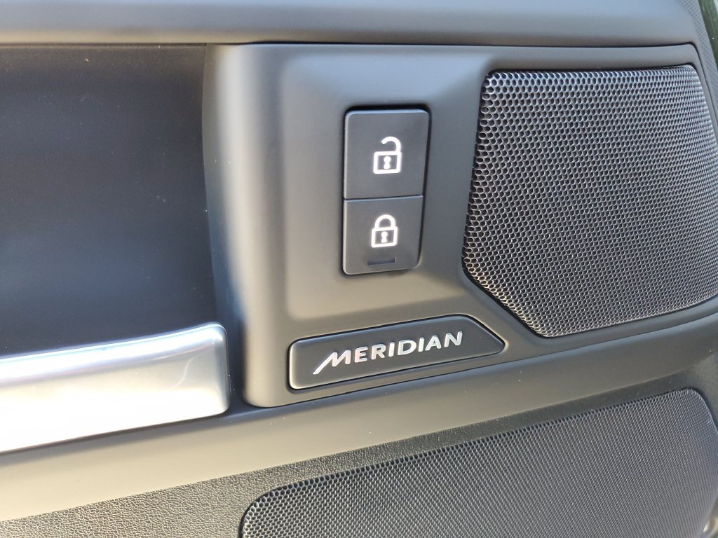 New 2026 Land Rover Defender 110 S AWD/4WD image 11