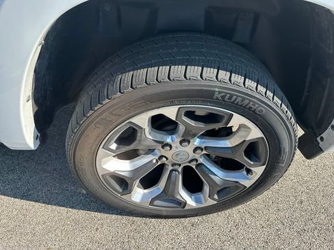 Used 2023 RAM 1500 Limited w/ Body Color Bumper Group AWD/4WD image 7