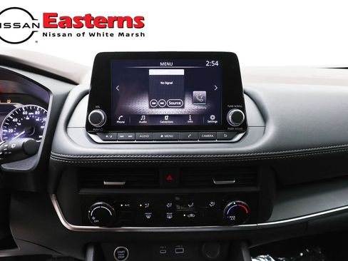 Used 2023 Nissan Rogue S AWD/4WD image 12